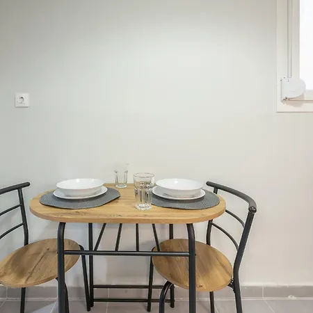 Urban Escape Downtown Apartment *